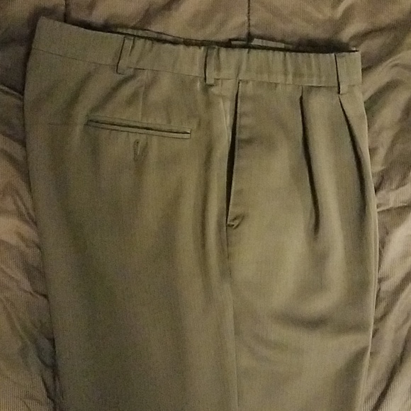 6 pair of jeans and two pair of slacks - Picture 8 of 8